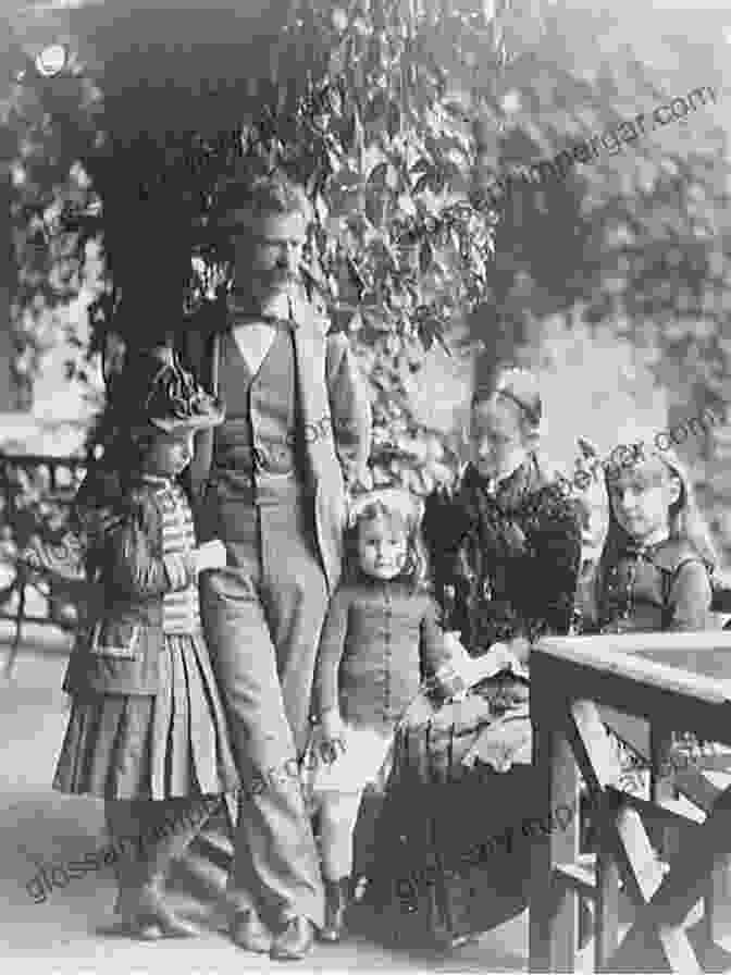 Mark Twain In His Final Years, Surrounded By His Circle Of Friends And Family. The Life Of Mark Twain: The Final Years 1891 1910 (Mark Twain And His Circle 3)